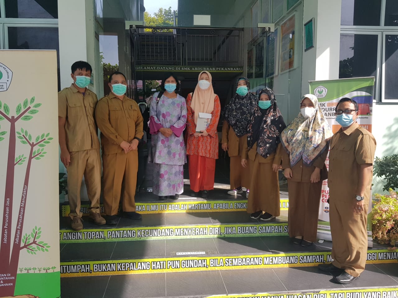 285-kunjungan-juri-adiwiyata-prov-riau-ke-smk-abdurrab-pekanbaru